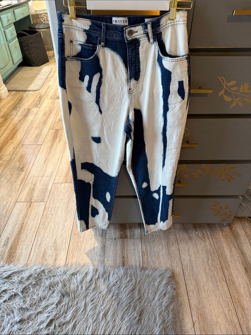 FRAYED Women's Straight Leg Jeans in White and Navy Paint-Effect